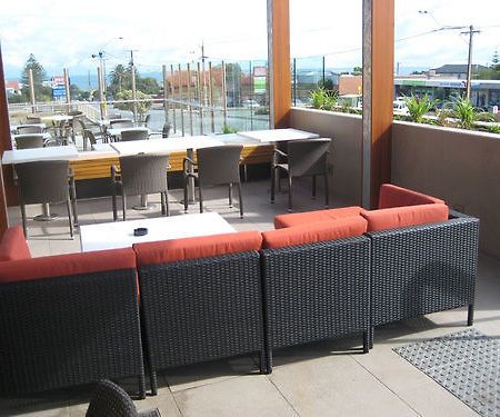 Christies Beach Hotel Clarendon Esterno foto