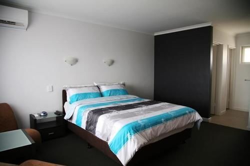 Christies Beach Hotel Clarendon Esterno foto